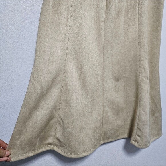Elie Tahari Midi Length Faux Suede Skirt Paneled Camel Colorway Sz L | 32 Waist - Picture 8 of 9